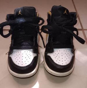 Toddler nike dunks white gold and black size 6